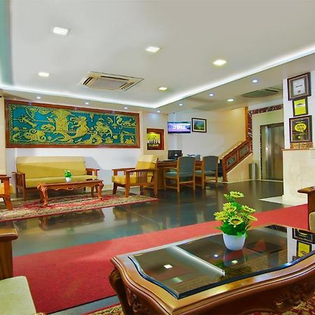 Hotel Excellency Kochi Luaran gambar