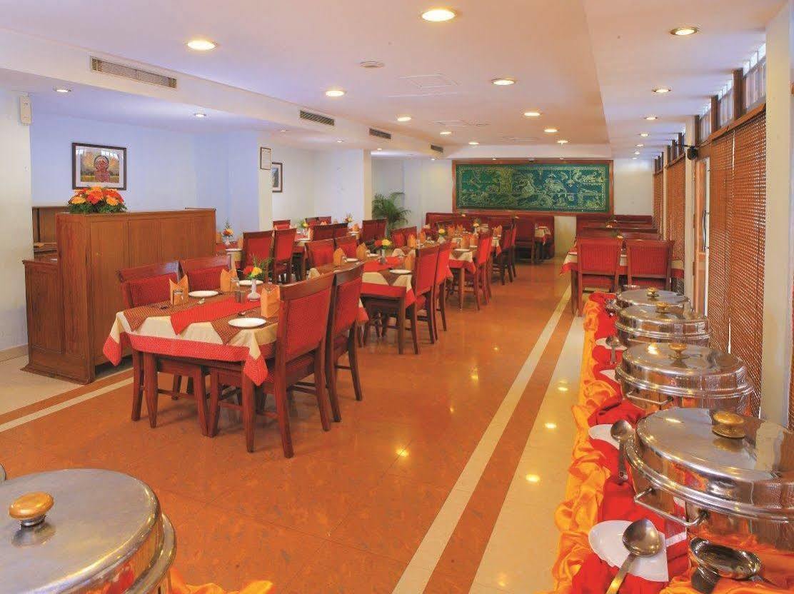Hotel Excellency Kochi Luaran gambar