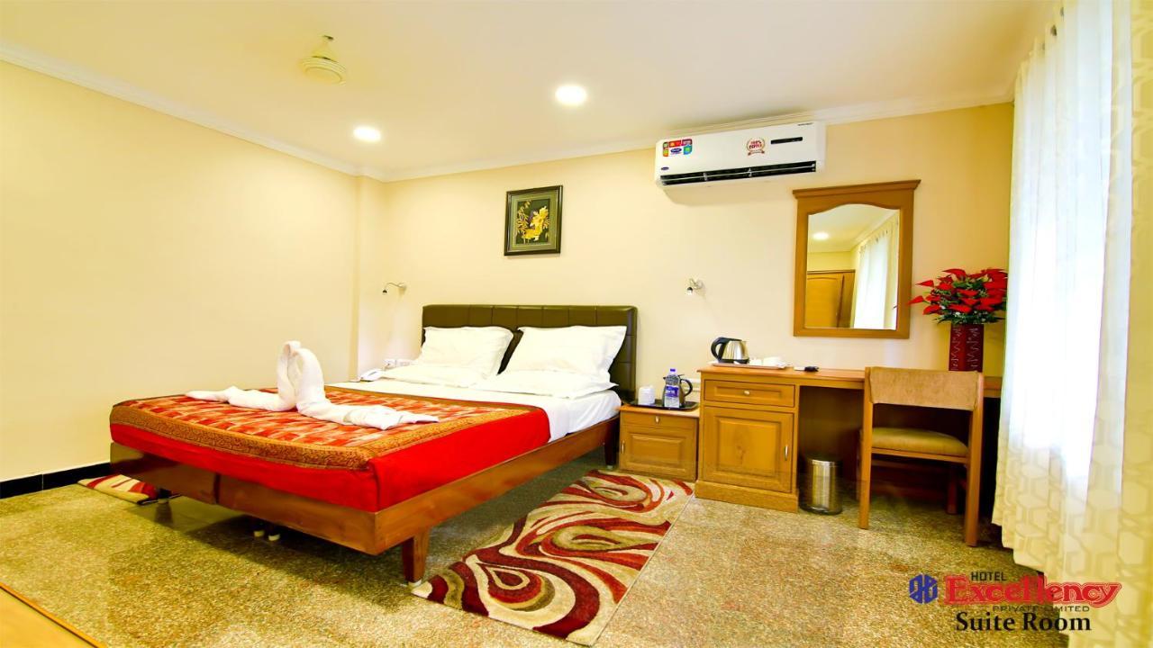 Hotel Excellency Kochi Luaran gambar